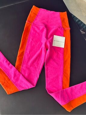 Beyond Yoga Pink & Orange Colorblock Leggings XS